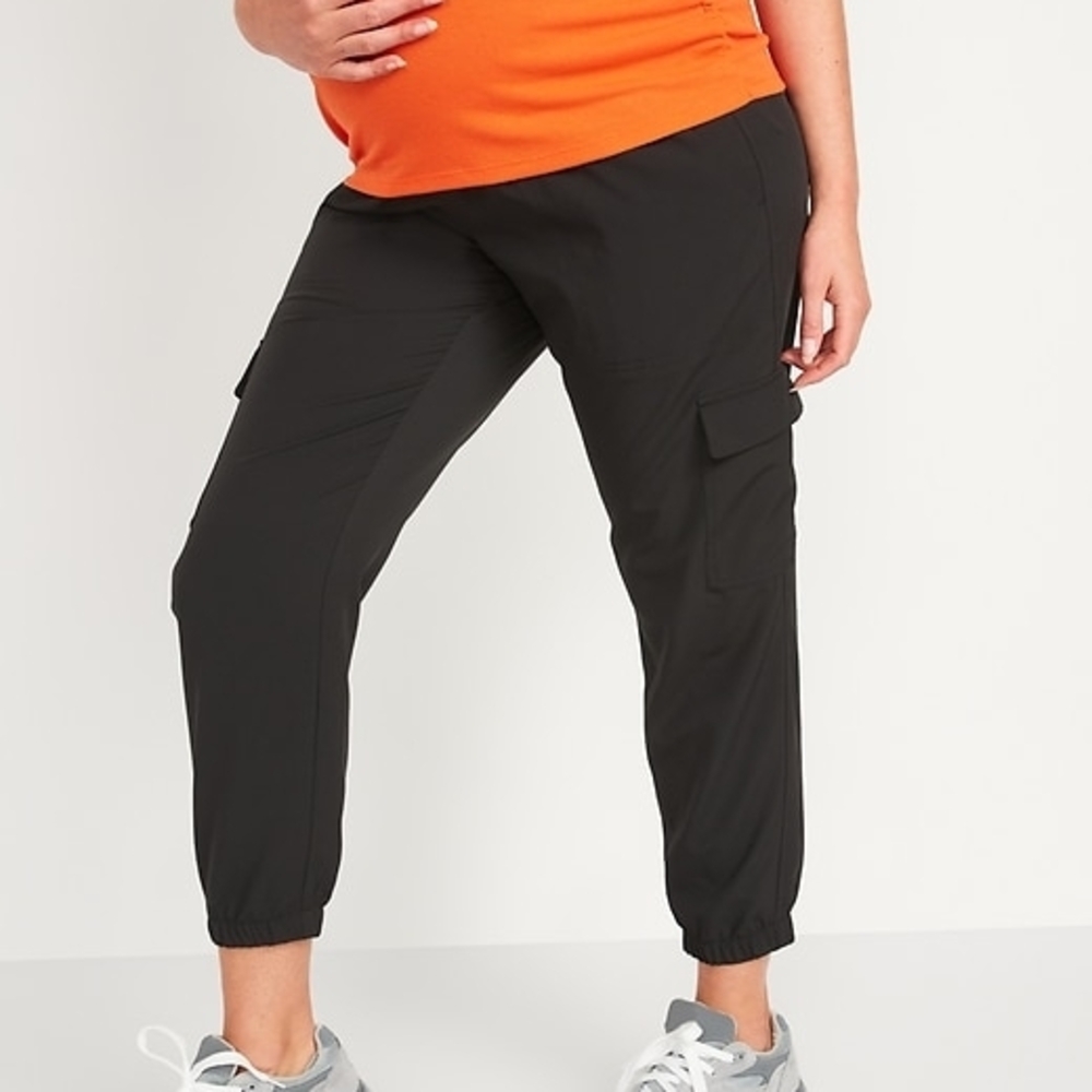 ✨2/$16✨Old Navy Maternity Rollover-Waist StretchTech Cargo Pants